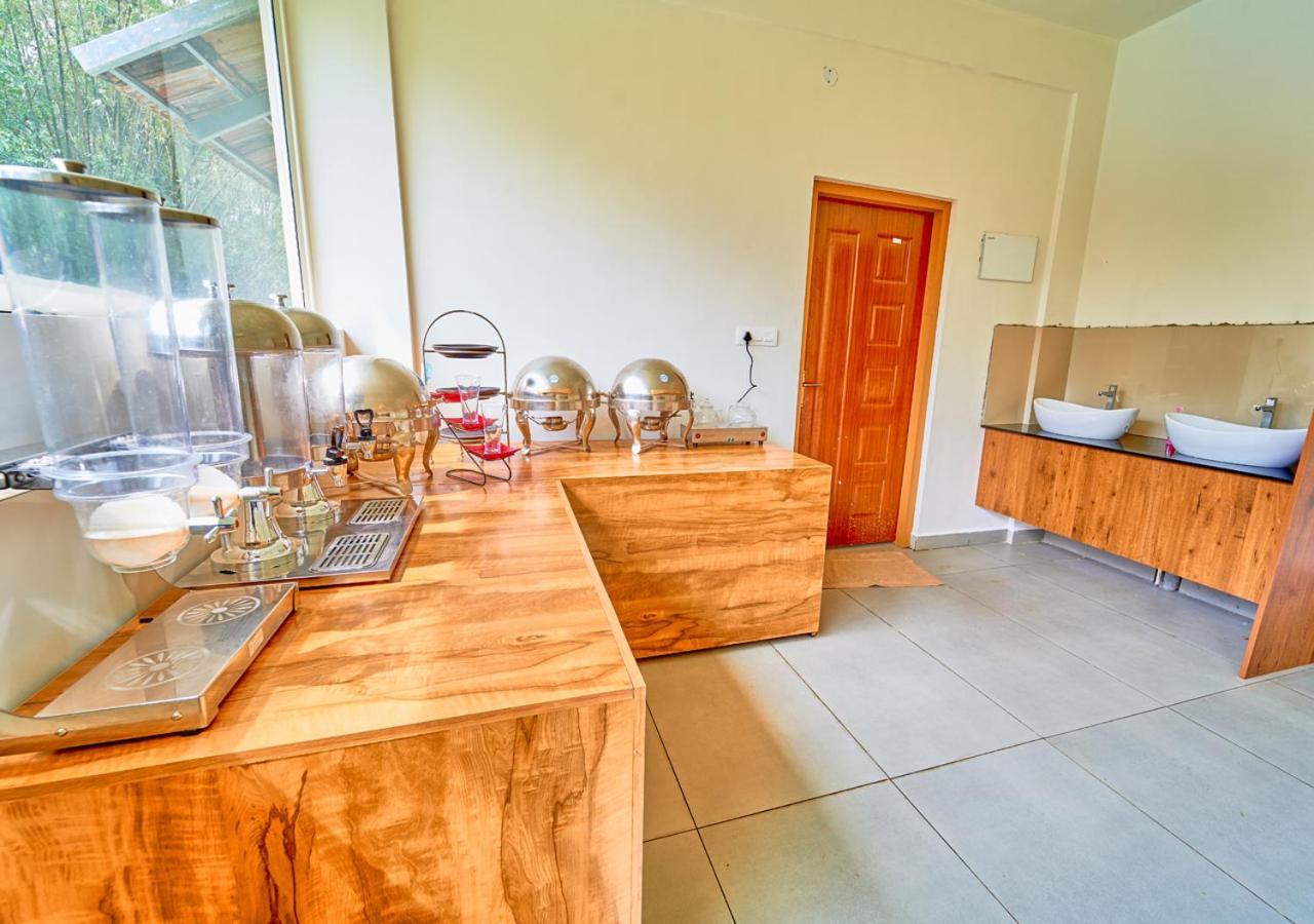 Glen Castle Vagamon Pool Resort By Voye Homes Exteriér fotografie