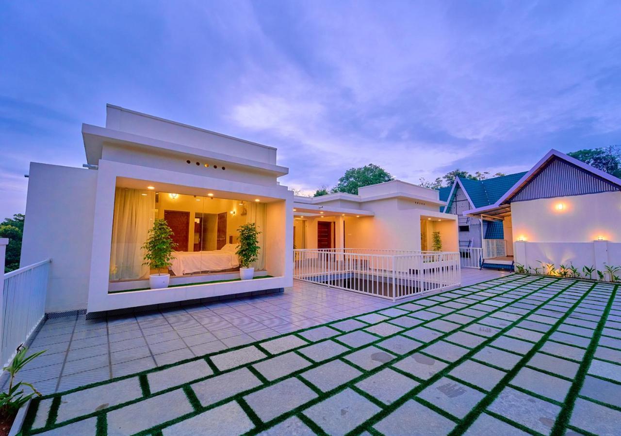 Glen Castle Vagamon Pool Resort By Voye Homes Exteriér fotografie