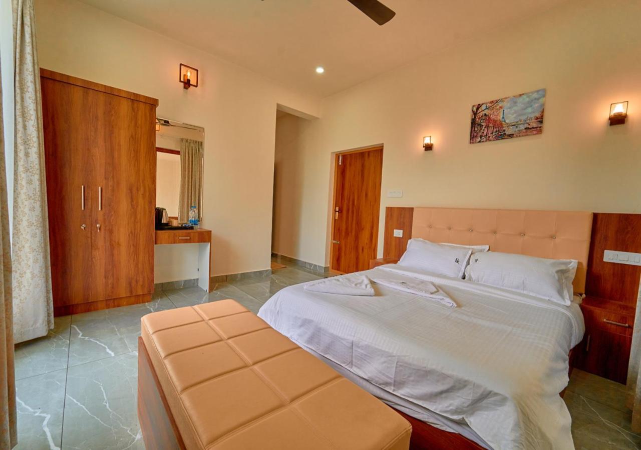 Glen Castle Vagamon Pool Resort By Voye Homes Exteriér fotografie