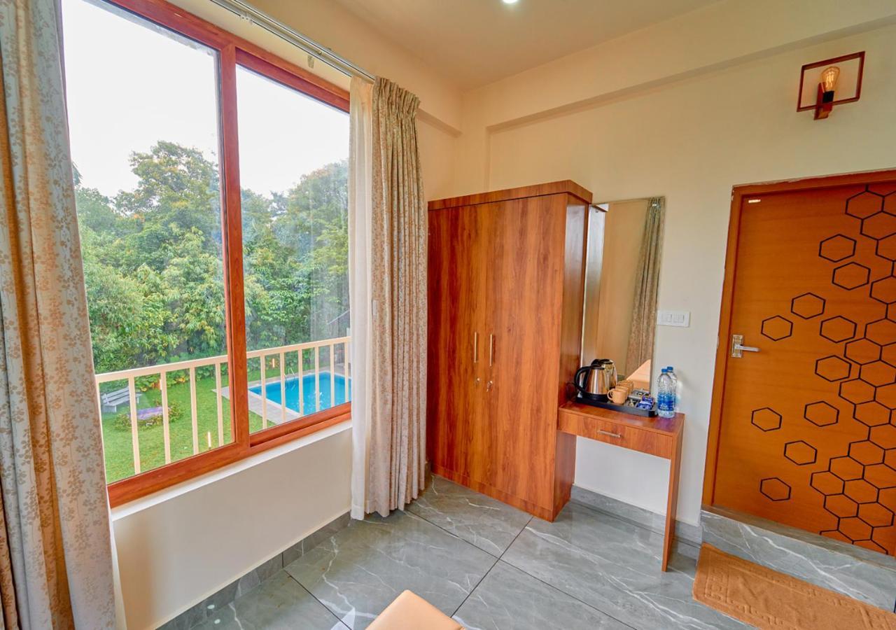Glen Castle Vagamon Pool Resort By Voye Homes Exteriér fotografie