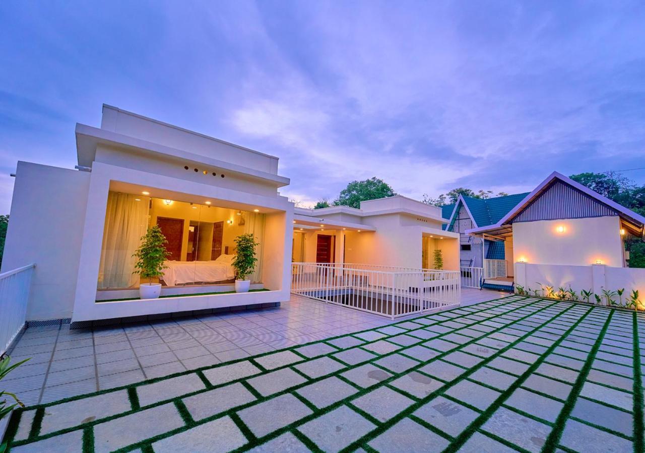 Glen Castle Vagamon Pool Resort By Voye Homes Exteriér fotografie