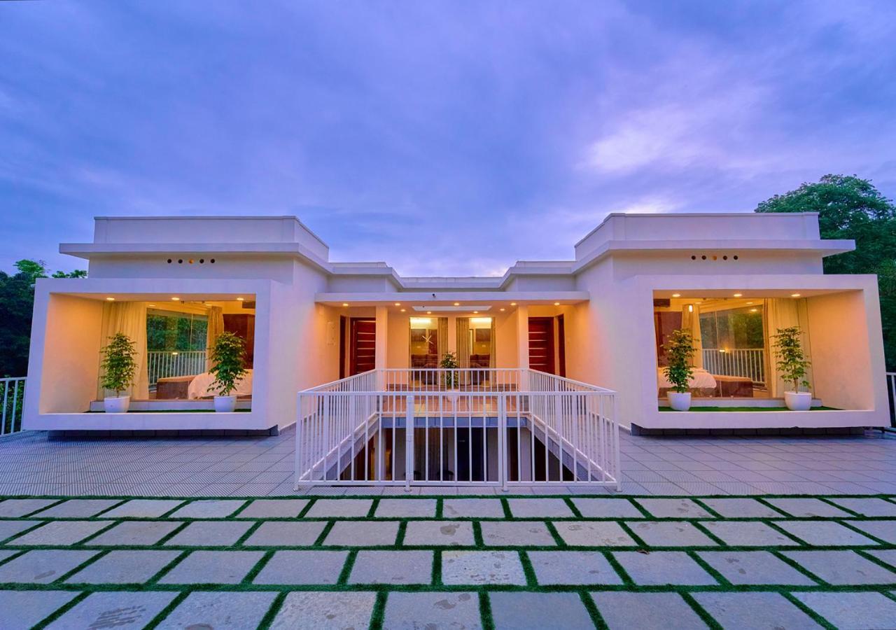 Glen Castle Vagamon Pool Resort By Voye Homes Exteriér fotografie