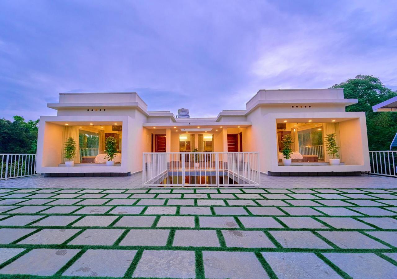 Glen Castle Vagamon Pool Resort By Voye Homes Exteriér fotografie