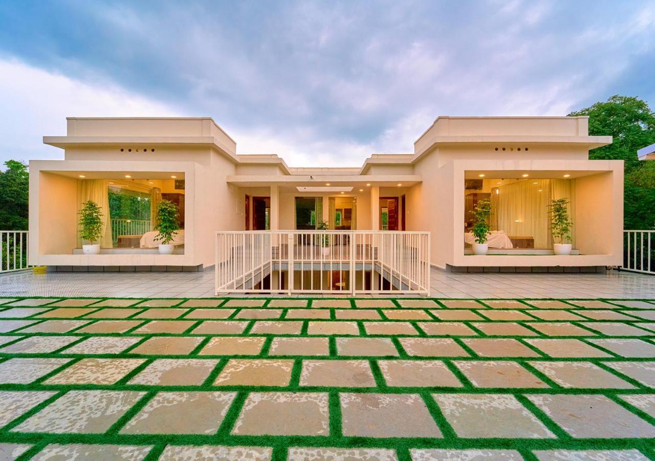 Glen Castle Vagamon Pool Resort By Voye Homes Exteriér fotografie